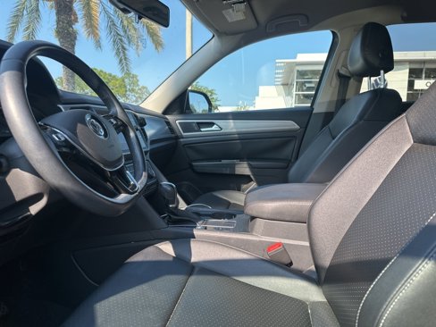 Used 2019 Volkswagen Atlas SE image 2