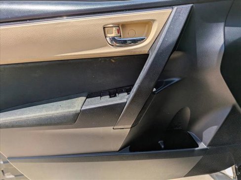 Used 2017 Toyota Corolla LE image 8