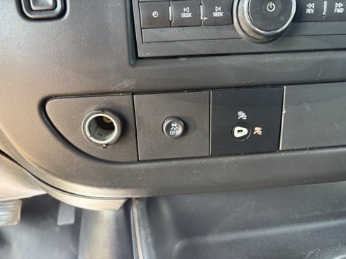 Used 2016 GMC Savana 3500 image 19