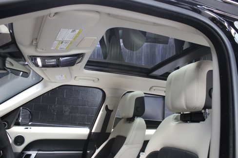 Used 2020 Land Rover Range Rover Sport HST image 14