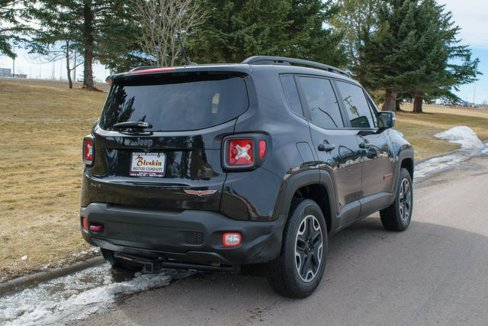 Used 2017 Jeep Renegade Trailhawk image 6