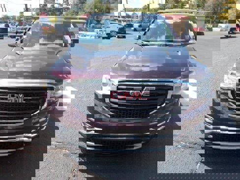 Used 2018 GMC Acadia SLE image 8