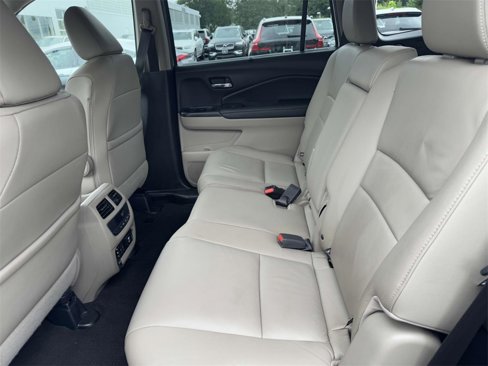 Used 2018 Honda Pilot Touring image 10