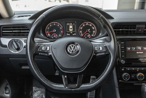 Used 2020 Volkswagen Passat 2.0T R-Line image 8