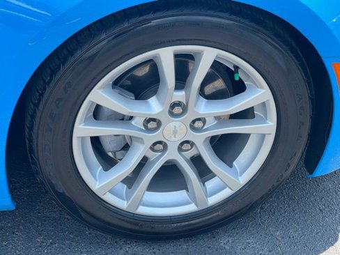 Used 2022 Chevrolet Camaro LS image 21