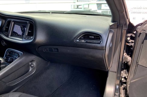 Used 2019 Dodge Challenger SXT image 18
