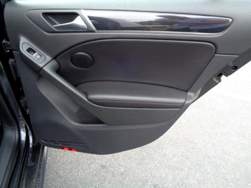 Used 2011 Volkswagen GTI Autobahn image 28