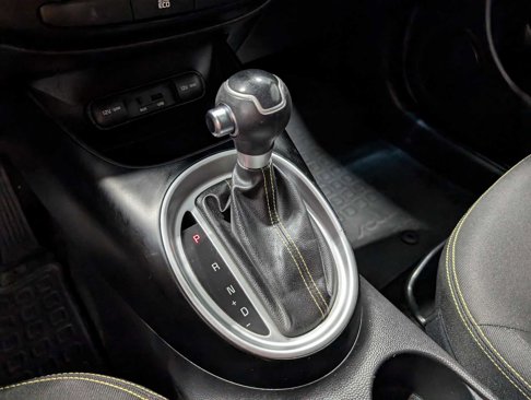 Used 2015 Kia Soul + image 25