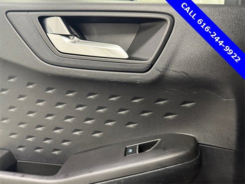 Used 2020 Ford Escape SE image 18