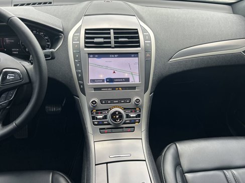 Used 2020 Lincoln MKZ w/ Convenience Package image 15