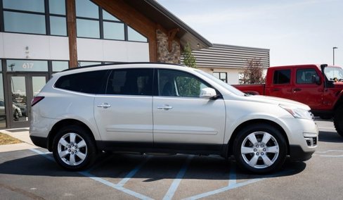 Used 2017 Chevrolet Traverse LT w/ Style and Technology Package image 23