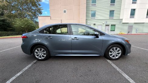 Used 2023 Toyota Corolla LE image 2