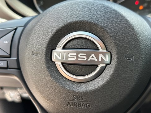 Used 2025 Nissan Versa S w/ Trunk Package image 24