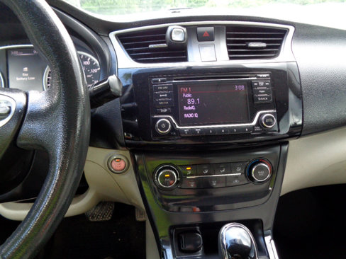 Used 2016 Nissan Sentra SV image 16