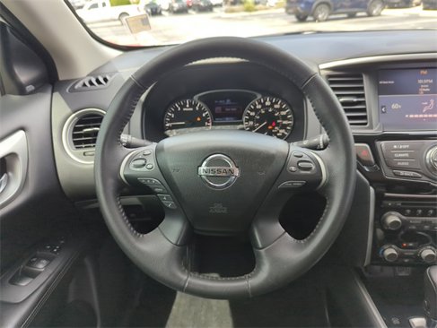 Used 2020 Nissan Pathfinder SV image 21