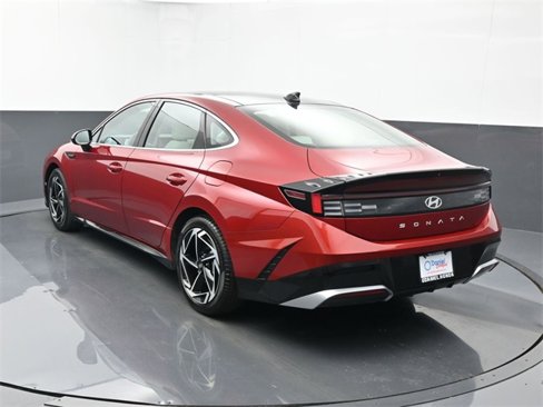 Used 2024 Hyundai Sonata SEL w/ Convenience Package image 3