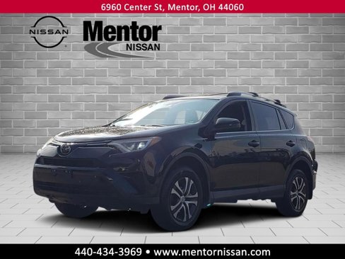 Used 2017 Toyota RAV4 LE image 3