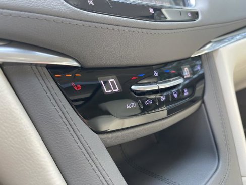Used 2020 Cadillac XT5 Premium Luxury image 13