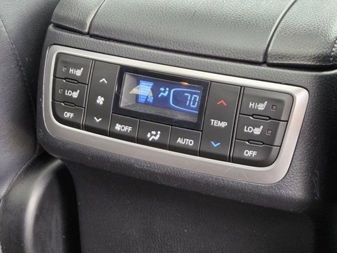 Used 2019 Toyota Highlander Limited Platinum image 29