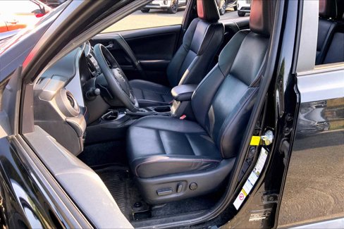 Used 2018 Toyota RAV4 SE image 7