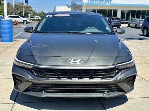 Used 2024 Hyundai Elantra SEL image 2