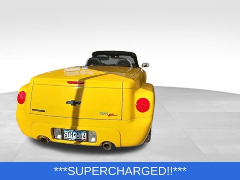 Used 2004 Chevrolet SSR w/ Preferred Equipment Group image 6
