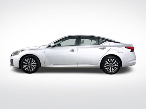Used 2023 Nissan Altima 2.5 SV image 4