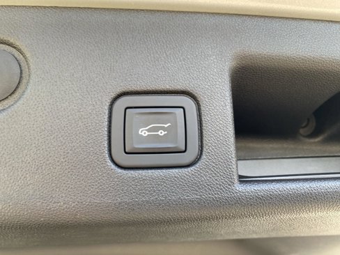 Used 2019 Chevrolet Equinox Premier image 14
