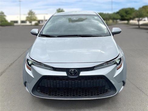 Used 2020 Toyota Corolla LE image 2