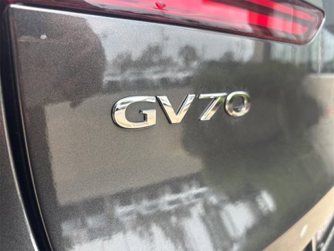 Used 2025 Genesis GV70 2.5T w/ Select Package image 10
