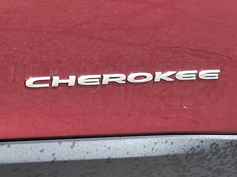 Certified 2019 Jeep Cherokee Limited image 32