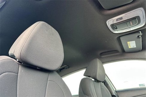 Certified 2025 Hyundai Elantra Sport image 17