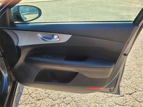Used 2024 Kia Forte LXS image 9