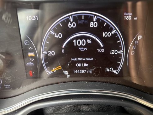 Used 2017 Jeep Grand Cherokee Limited w/ Luxury Group II image 28