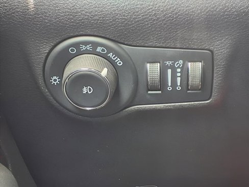 Used 2022 Jeep Compass Limited image 25