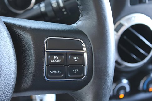 Used 2017 Jeep Wrangler Unlimited Sahara w/ Connectivity Group image 18