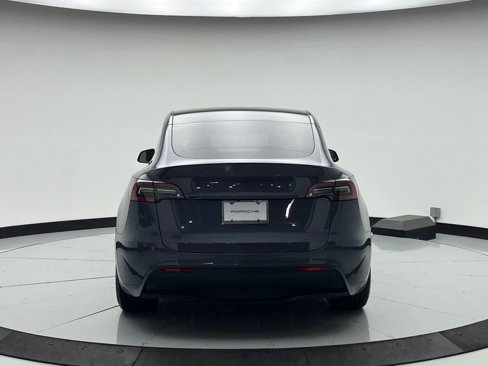 Used 2023 Tesla Model Y Performance image 6