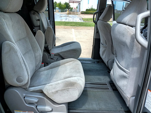 Used 2017 Toyota Sienna LE image 16