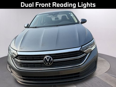 Used 2022 Volkswagen Jetta SE image 8