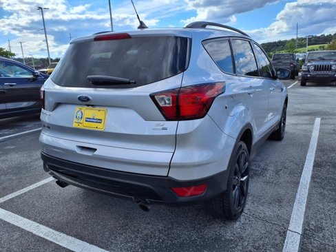 Used 2019 Ford Escape SE image 9