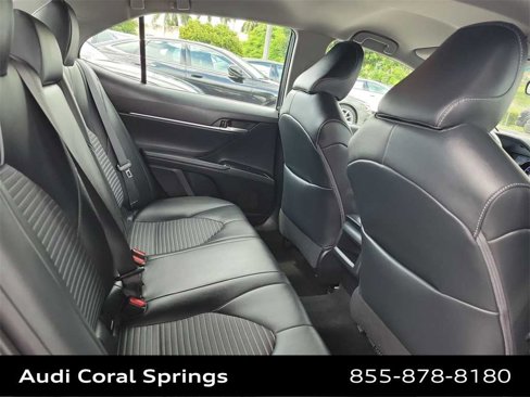 Used 2018 Toyota Camry SE image 13