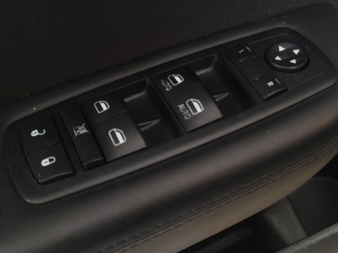 Used 2015 Chrysler 200 Limited image 27