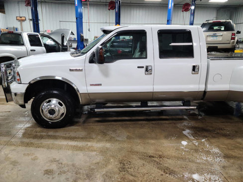 Used 2005 Ford F350 Lariat image 4