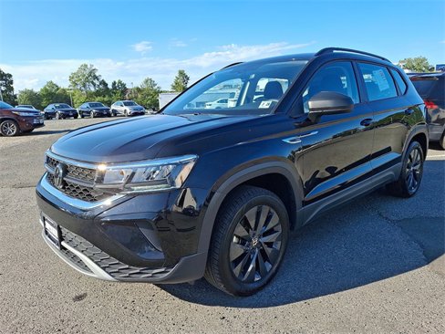 Used 2023 Volkswagen Taos S image 3