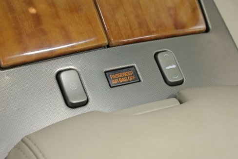 Used 2004 Cadillac XLR image 18