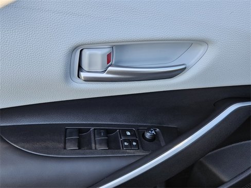 New 2025 Toyota Corolla SE image 33