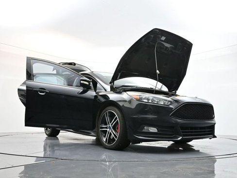 Used 2018 Ford Focus ST image 44