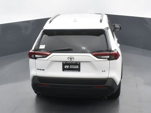 Used 2019 Toyota RAV4 LE image 16