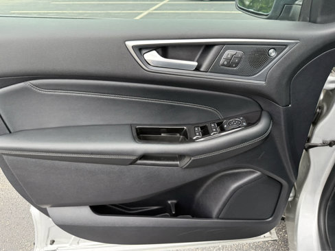 Used 2019 Ford Edge Titanium w/ Equipment Group 301A image 10