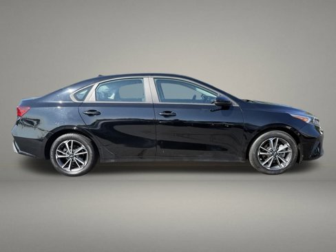 Used 2023 Kia Forte LXS image 6